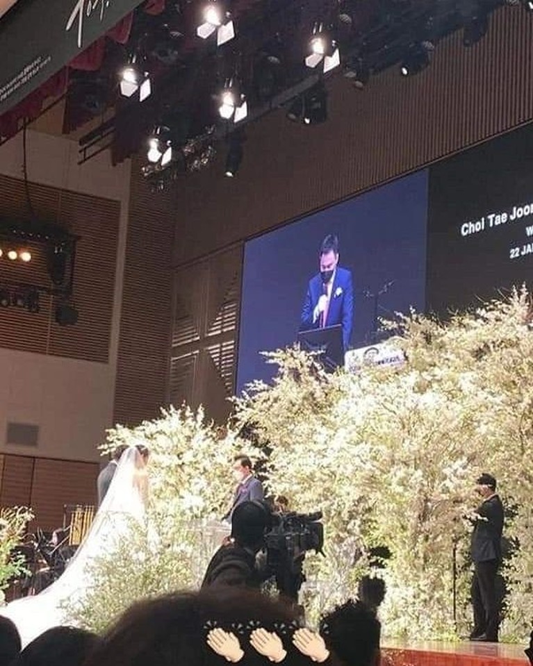 Foto Pernikahan Park Shin Hye dan Choi Tae Joon Park Shin Hye dan Choi Tae Joon menggelar acara pernikahan secara tertutup dan tak terekspos. Yuk intip potretnya!