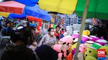 FOTO: Hiruk Pikuk Pasar Mainan Anak di Ibu Kota