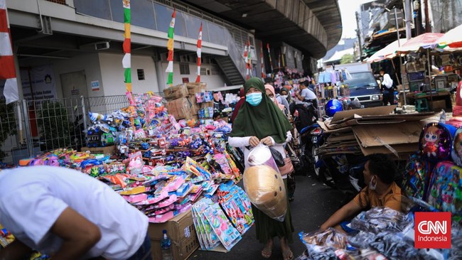 FOTO: Hiruk Pikuk Pasar Mainan Anak di Ibu Kota