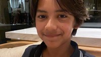 Beranjak Remaja, 7 Potret Jason Anak Nana Mirdad yang Berdarah Indonesia-Australia