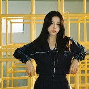 Fashionable Abis! Ini 8 Gaya Outfit Serba Hitam ala Jisoo BLACKPINK, Bisa Jadi Inspirasi!