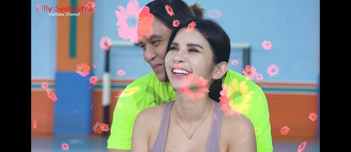 Billy Syahputra baru-baru ini dekat dengan Maria Vania sering ngonten saat olahraga bareng bikin netizen iri&period; Yuk intip potretnya&excl;
