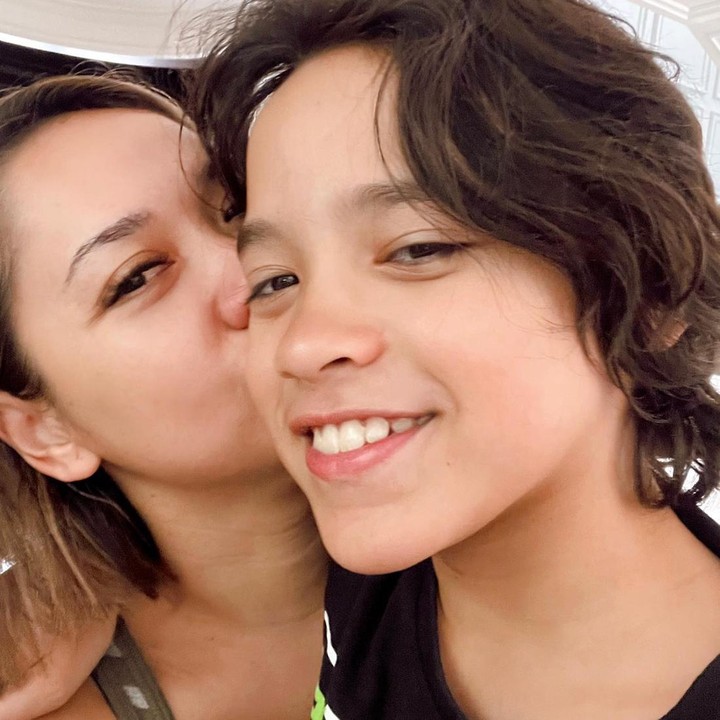 <p> Hal ini pun diakui banyak orang, termasuk salah satunya penyanyi Melly Goeslaw. "Ganteng banget Noah," tulisnya melalui akun @melly_goeslaw. (Foto: Instagram @bclsinclair)</p>