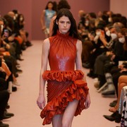Label Paco Rabanne Bawa Kembali Gaya ala Era '80an Dalam Nuansa Lebih Feminin, Seksi dan Modern