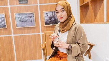 img-title Ayus dan Nissa Sabyan Tak Direstui Keluarga, Ini Reaksi Ririe Fairus