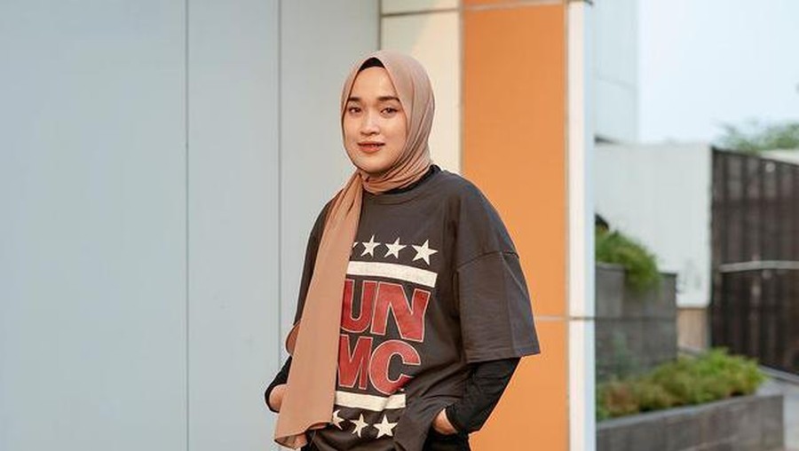 Penampilan Terbaru Ririe Fairuz