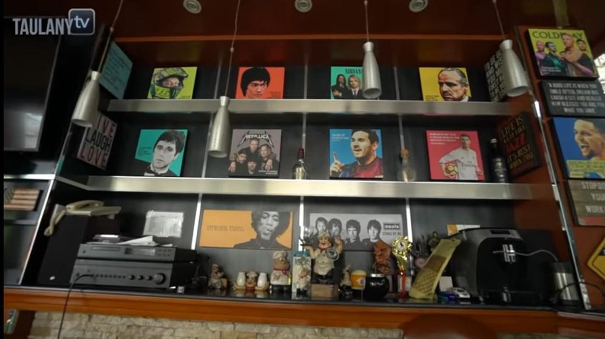 &period;Potret Rumah Mewah Denny Cagur