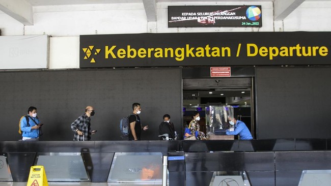 TNI AU meminta PT Angkasa Pura II (Persero) atau AP II untuk keluar dari lahan seluas 21 hektare di Bandara Halim Perdanakusuma pada hari ini, Kamis (21/7).