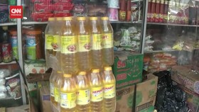 VIDEO: Pedagang Pasar Tradisional Belum Turunkan Harga Minyak Goreng