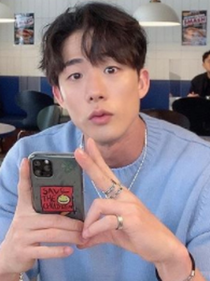 Tidak sedikit penonton Single's Inferno yang mengaku terpesona dengan visual Cha Hyun Seung. Apakah kamu salah satunya, Beauties?/ foto: instagram.com/502bright