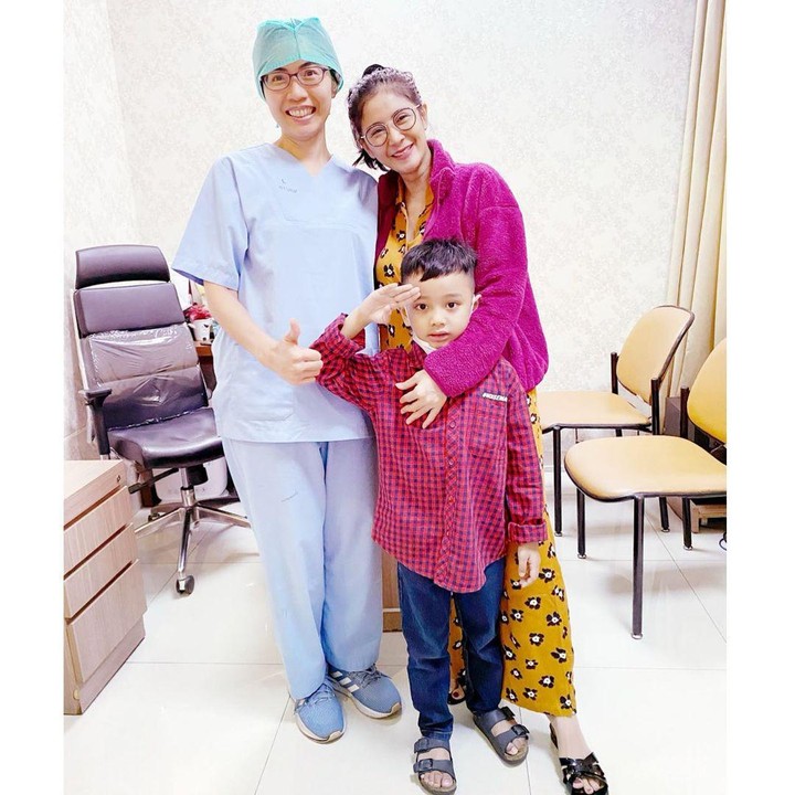 <p>Di kehamilan keduanya ini, Uut Permatasari banyak berbagi ke publik perihal kondisi janinnya. Salah satunya aktivitas Uut saat <em>check up</em> ke dokter kandungan. (Foto: Instagram @uutpermatasari)</p>