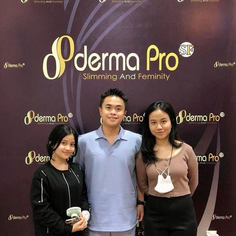 8 Potret Transformasi Mayang Mayang baru-baru ini melakukan perawatan wajah hingga habiskan Rp80 juta. Yuk kita intip transformasinya yang makin glow up!