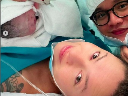 Istri Derby Romero Melahirkan, Nama Bayi Perempuannya Unik dan Cantik Bun