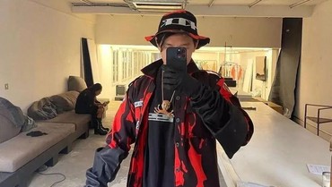 Desainer Arnold Putra Bikin Baju Mirip Pemuda Pancasila di Paris Fashion Week