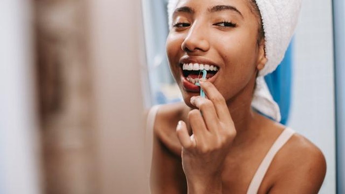 3 Cara Alami dan Aman untuk Menjaga Gigi Tampak Cerah dan Sehat
