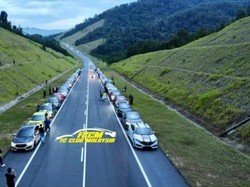 Viral Klub Mobil Tutup Jalur Darurat di Tol Demi Foto-Foto