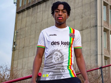 Bohemian FC Tim Sepakbola Irlandia Bikin Jersey Gambar Bob Marley