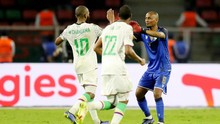 FOTO: Alhadhur, Kiper Dadakan Komoro Curi Perhatian di Piala Afrika
