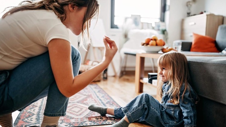 Violent mother yelling at daughter