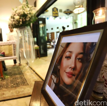 Kronologi Putri Nurul Arifin Meninggal, Tubuh Dingin Tergeletak di Meja Makan