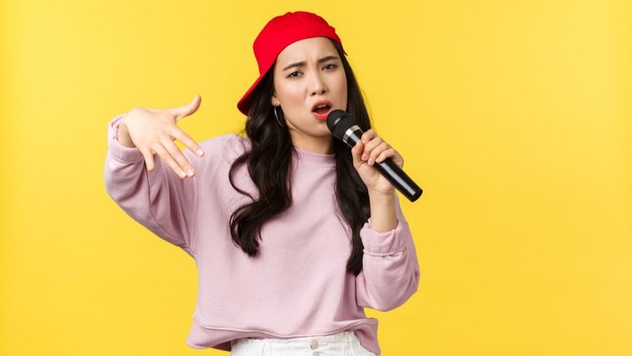 Penasaran Mengapa Sebagian Orang Bisa Menyanyi dengan Bagus Sedangkan Kamu Tidak? Berikut Jawabannya!