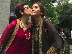 Duka Mendalam Nurul Arifin Kenang Sang Putri Maura Magnalia Berpulang