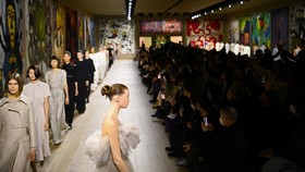 Christian Dior dan Kemurnian Konstruksi Couture