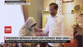 VIDEO: Presiden Berikan Bantuan Kepada Mak Unah