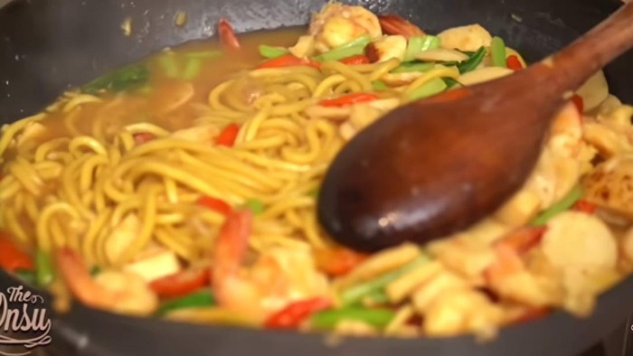 Dijamin Enak! Ini Resep Mie Panjang Umur untuk Perayaan Imlek ala The Onsu Family