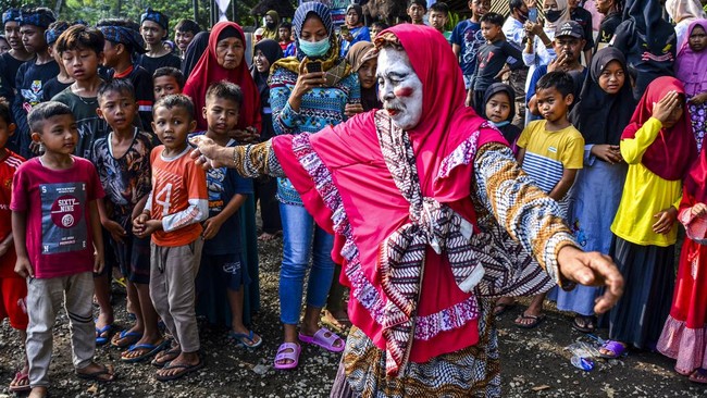 FOTO: Lais, Seni Akrobatik dari Tanah Sunda