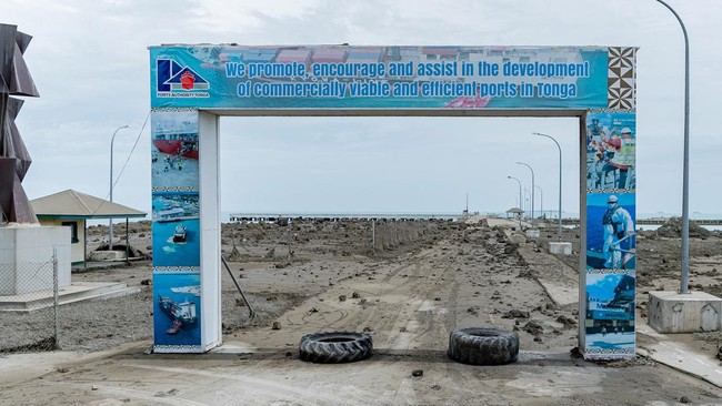 Gempa kuat mengguncang Tonga, sirene berbunyi di ibu kota. Namun, tidak ada ancaman tsunami karena gempa terjadi sangat dalam.