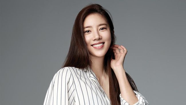 Son Dam-bi akan menikah dengan mantan skater Lee Kyou-hyuk pada Mei 2022.