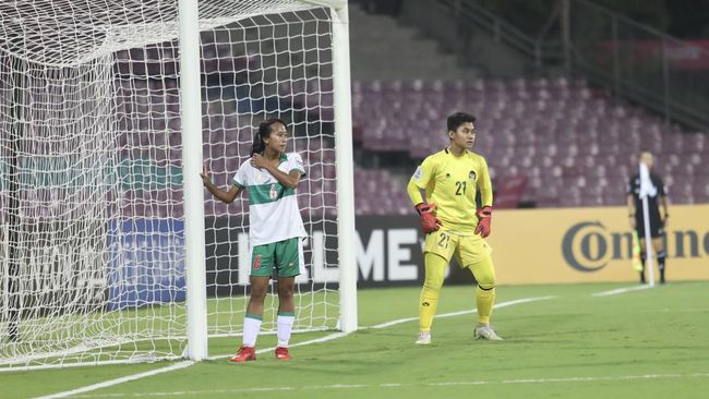 Tim nasional putri Indonesia kalah 0-6 dari Filipina pada Piala Asia 2022, Kamis (27/1) malam. Skuad 