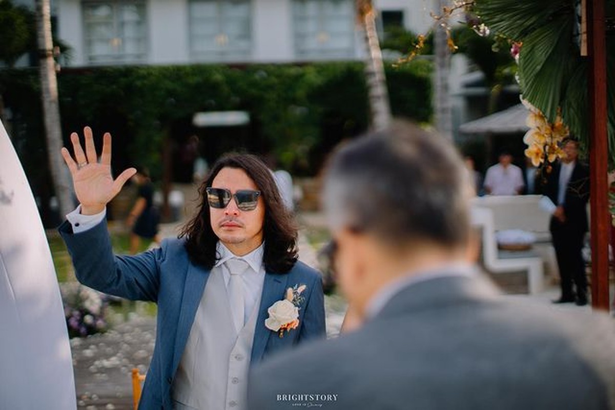 Ello baru saja membagikan kabar bahagia pernikahannya dengan sang kekasih&comma; Cindy Maria&period; Yuk intip potret pernikahannya&excl;