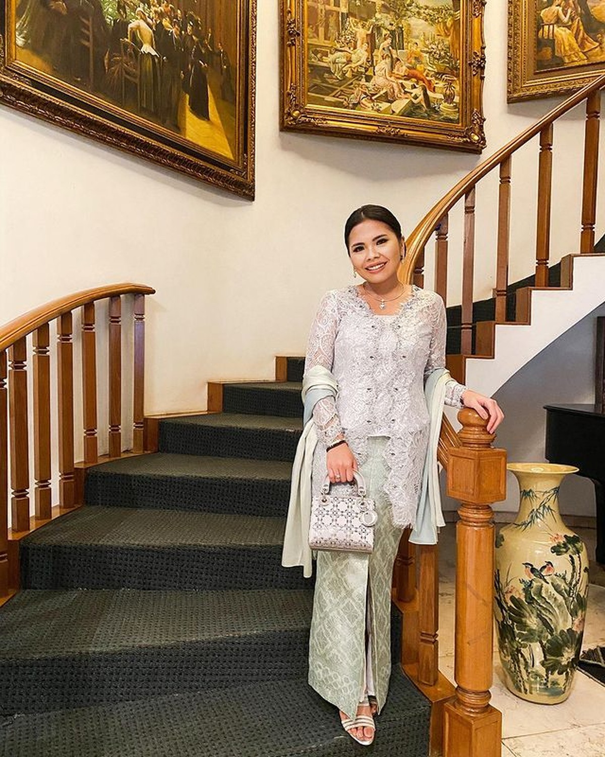 7 Potret Felicia Hutapea Putri Hotman Paris