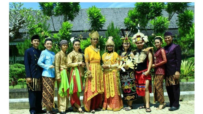 Mengenal Ragam Baju Adat Provinsi Kalimantan Timur yang Akan Segera Jadi Ibu Kota