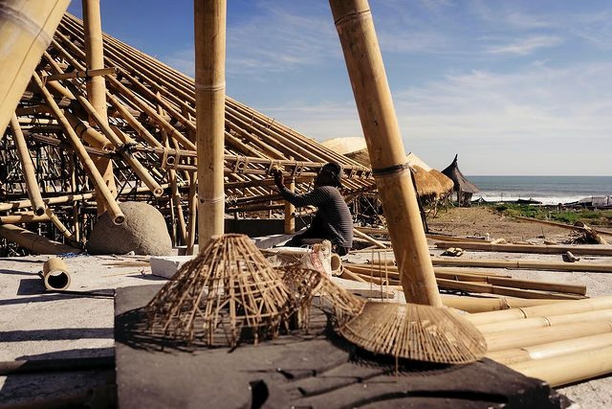 Raffi Ahmad dan Nagita kembali mengembangkan bisnis mereka membangun beach club di Bali&period; Yuk intip potretnya&excl;