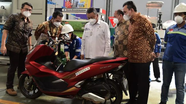Pemerintah Uji Coba Produksi Bensin dari Minyak Sawit Bensa atau minyak sawit kini sedang dipelajari untuk menghasilkan bensin dengan RON sampai 115.