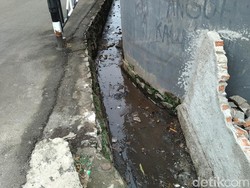 Sempat Picu Berdirinya Tanggul Tengah Jalan Pondok Bambu, Got Mulai Dikeruk