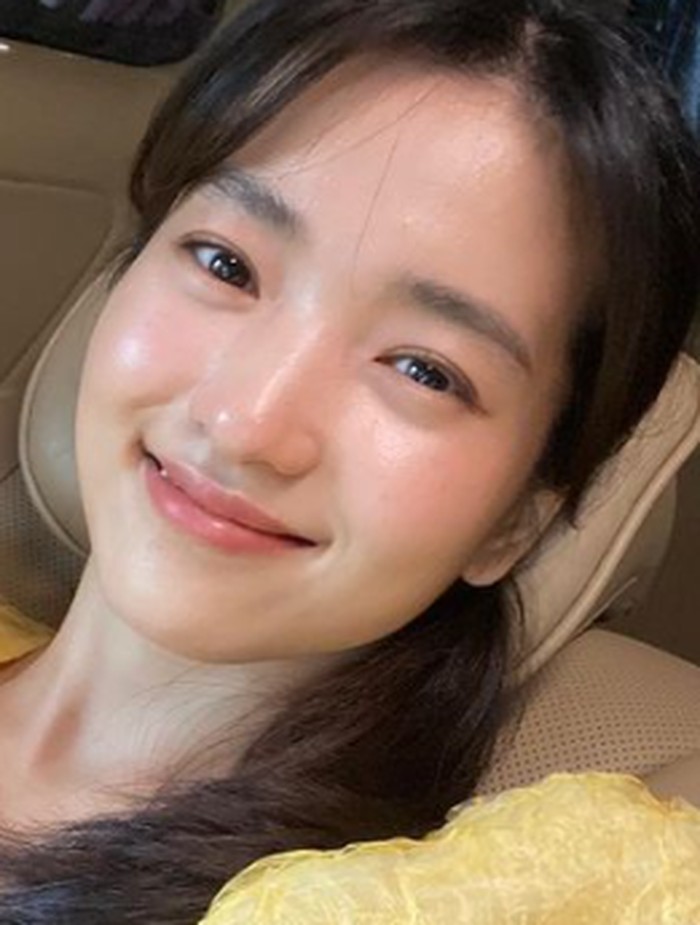 Jauh sebelum menjadi aktris, Kim Tae Ri merupakan gadis pekerja keras. Ia menjalani beberapa pekerjaan paruh waktu sekaligus, sambil berkuliah di Universitas Kyung Hee jurusan Jurnalistik./ foto: instagram.com/kimtaeri_official