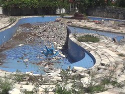 Tinggalkan Kenangan, Warga Surabaya Sedih Kolam Renang Plaza Marina Tutup
