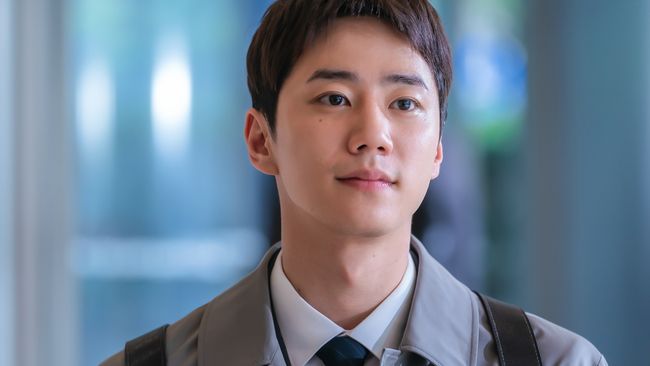 Lee Jun-young dan Solar MAMAMOO menjadi artis Korea positif Covid beberapa hari terakhir, termasuk Park Seo-joon.