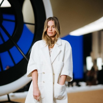 Potret Gaya Stylish Selebriti di Fashion Show Chanel Haute Couture Spring 2022! Ada Margot Robbie dan Pharell Williams