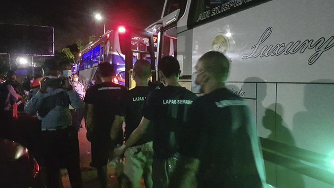 Para napi narkoba yang dipindahkan ke Nusakambangan akan mendekam di lapas dengan pengamanan super maksimum guna memutus rantai peredaran narkoba.