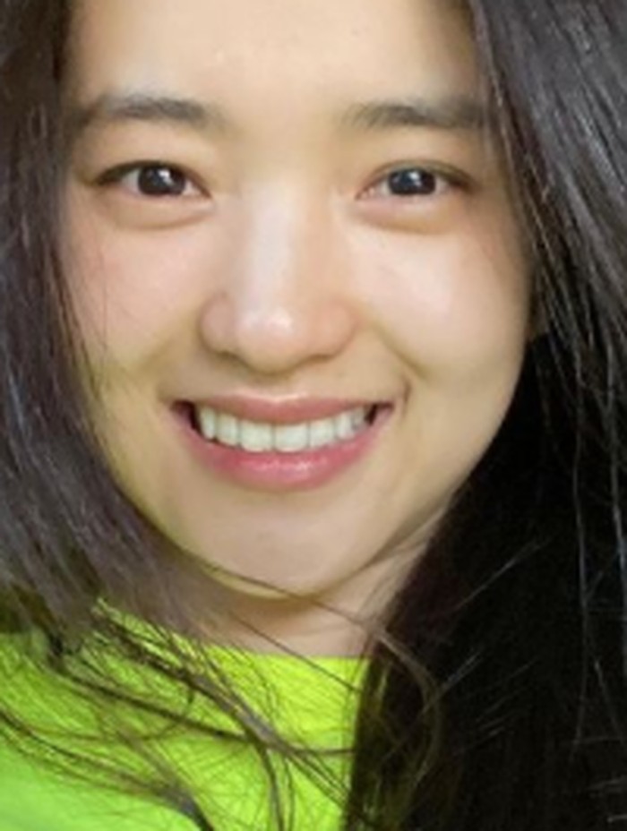 Namanya semakin dikenal oleh fans internasional, ketika membintangi drama Mr. Sunshine. Dalam drama tersebut ia kembali sukses memadukan chemistry dengan Lee Byung Hun, aktor yang jadi lawan main sekaligus seniornya./ foto: instagram.com/kimtaeri_official