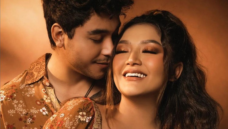 Pemotretan kehamilan Siti Badriah Pemotretan kehamilan Siti Badriah