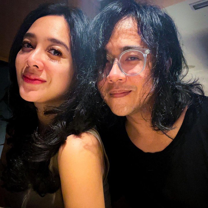 <p>Artis cantik Dea Ananda menikah dengan Ariel Nidji pada Agustus 2009 silam, Bunda. Pernikahan itu pun dilakukan dengan persiapan yang singkat, yakni 2 bulan setelah Ariel melamar Dea. (Foto: Instagram: @dea_ananda)</p>