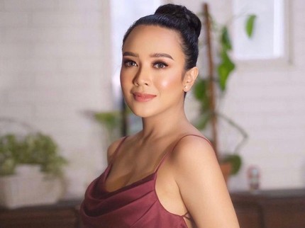 7 Potret Dea Ananda yang Makin Happy dan Glowing saat Hamil, Banjir Pujian Bun