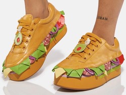 Sepatu Mirip Sandwich Asli Dijual Rp1,6 Juta