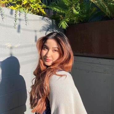 Lirik Lagu Honeymoon - Stephanie Poetri